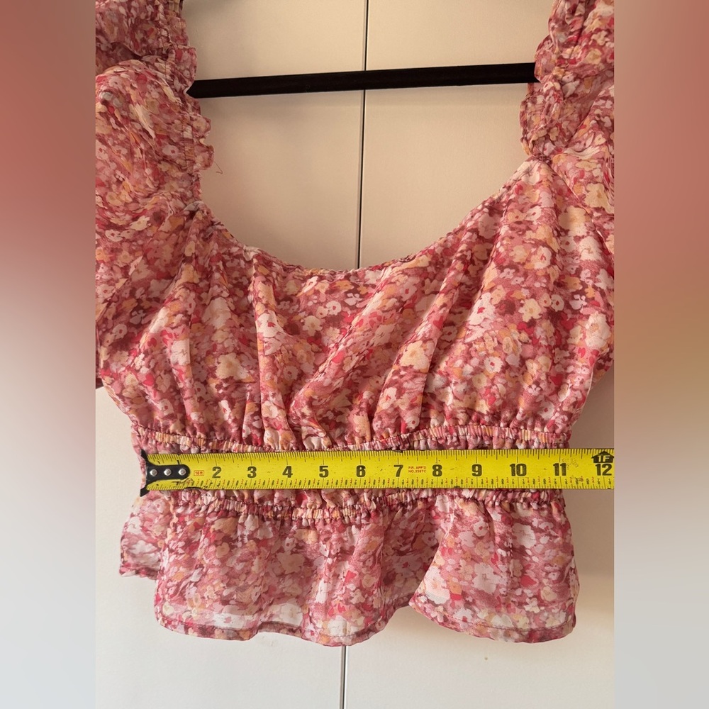 NWOT ASTR the Label Nayeli Pink Floral Peplum Top - Picture 11 of 14